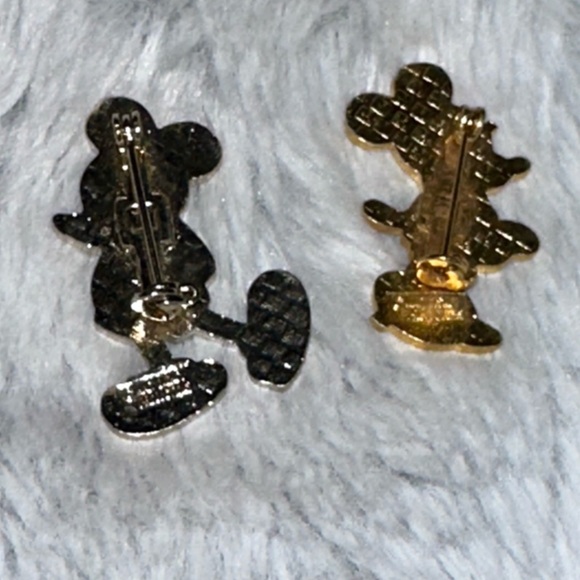 Mickey and Minnie Pins - Picture 3 of 4